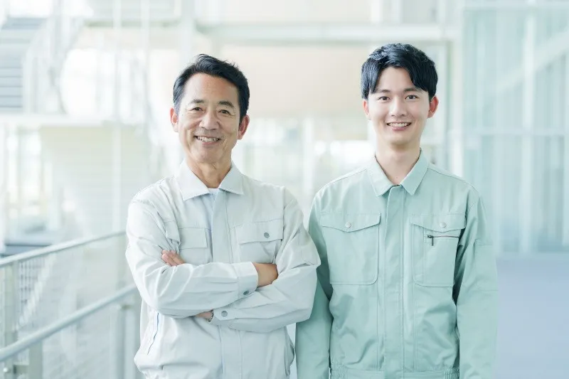 防犯カメラ設置補助スタッフ